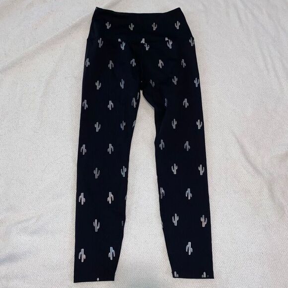 Beyond Yoga reflective cactus leggings | Sz S - Picture 3 of 5